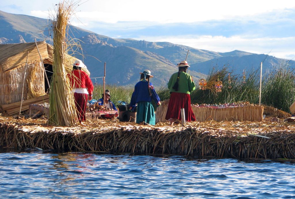 Peru. Titicaca. Flyttende sivøyer Uros. Foto