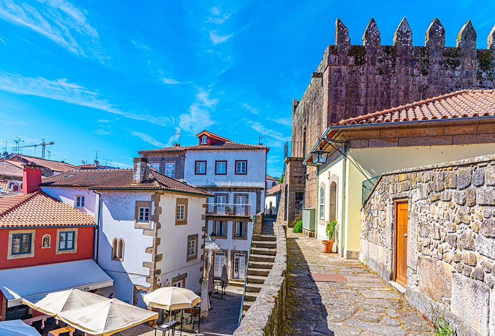 Portugal. Ponte de Lima. Typiske bygninger i byen. Foto