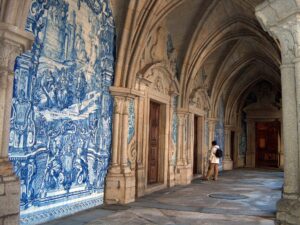 Portugal. Porto. Buegangen med fliser i Portos katedral. Foto