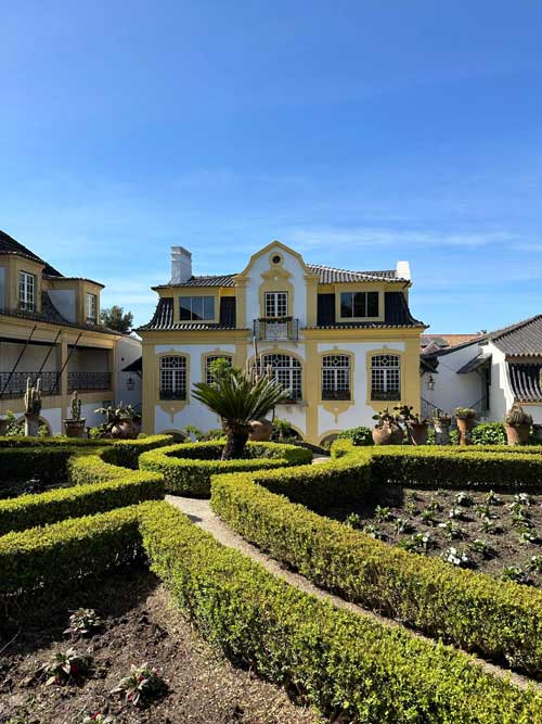 Portugal. Setubal-vingården til Jose Maria Fonseca. Herskapshuset og hagen. Foto